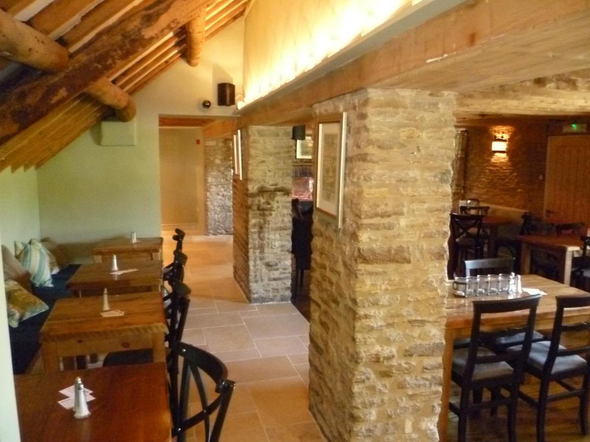 The Crown Of Crucis Country Inn And Hotel Cirencester Bagian luar foto