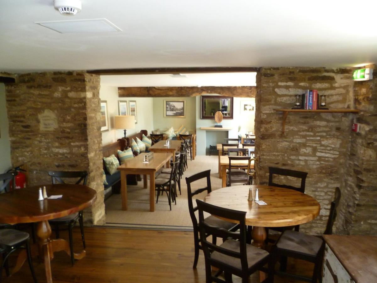 The Crown Of Crucis Country Inn And Hotel Cirencester Bagian luar foto