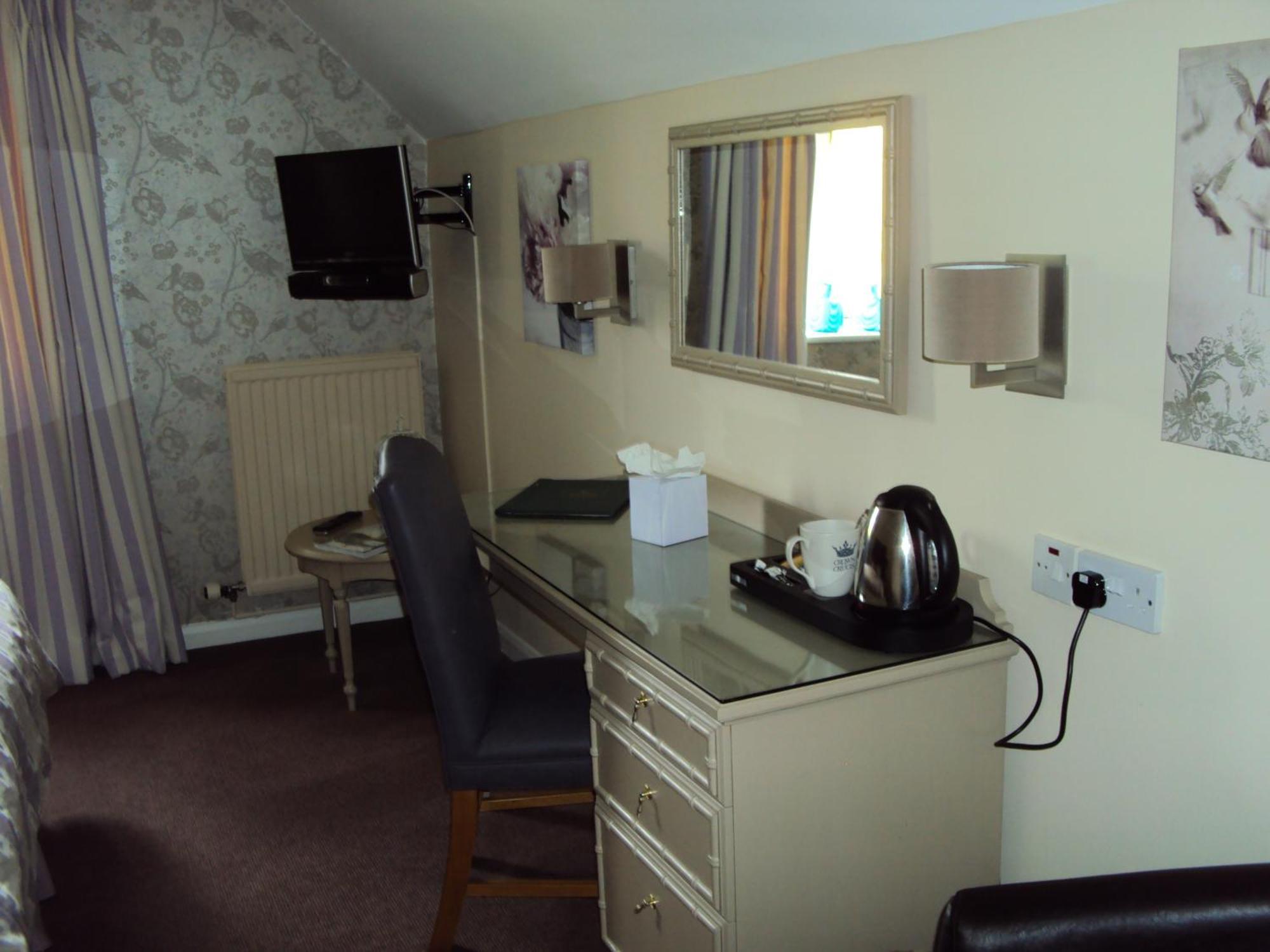 The Crown Of Crucis Country Inn And Hotel Cirencester Bagian luar foto
