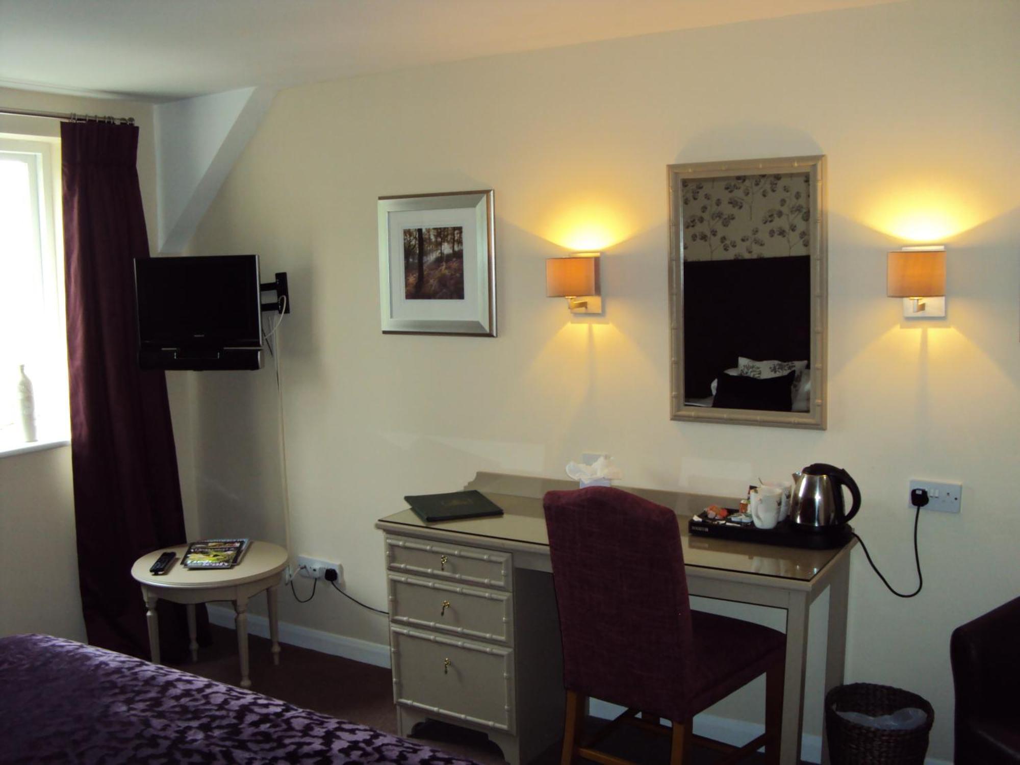 The Crown Of Crucis Country Inn And Hotel Cirencester Bagian luar foto